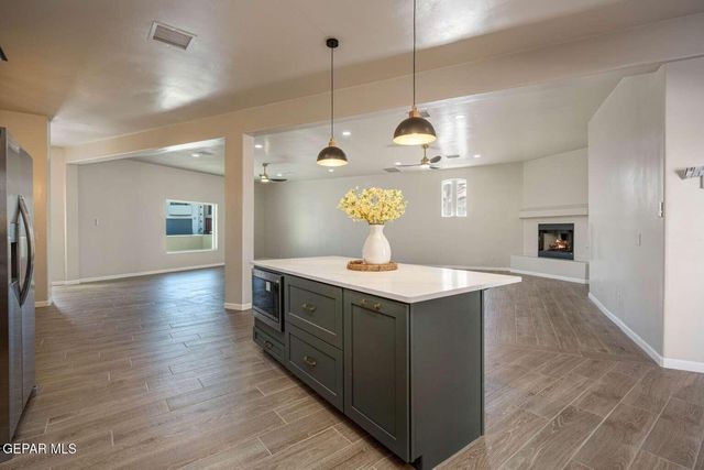 104 CHALK MOUNTAIN Court, Santa Teresa, NM 88008