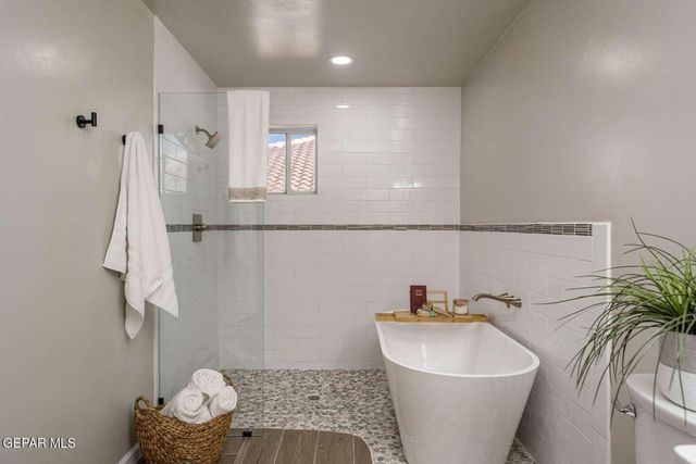 104 CHALK MOUNTAIN Court, Santa Teresa, NM 88008