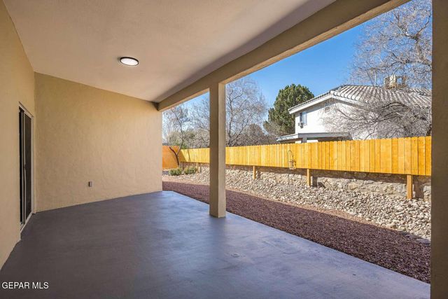 104 CHALK MOUNTAIN Court, Santa Teresa, NM 88008