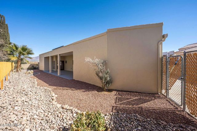 104 CHALK MOUNTAIN Court, Santa Teresa, NM 88008