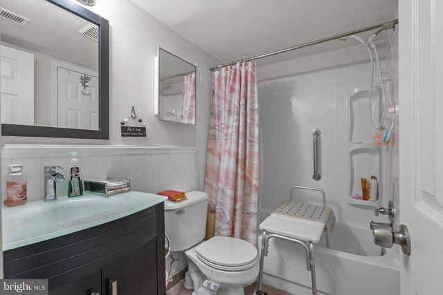 600 HAZELL LN, Philadelphia, PA 19116