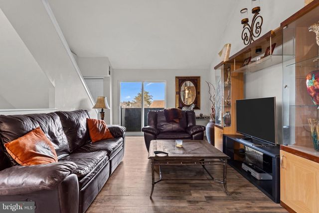 600 HAZELL LN, Philadelphia, PA 19116