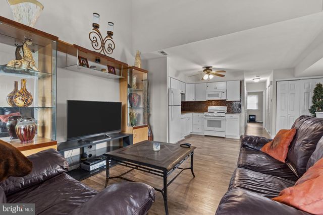 600 HAZELL LN, Philadelphia, PA 19116