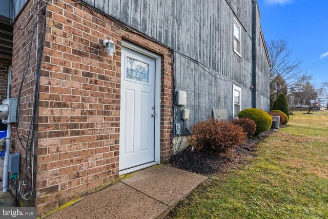 600 HAZELL LN, Philadelphia, PA 19116