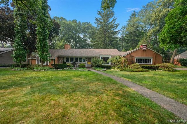 4170 Sandy Lane, Bloomfield Hills, MI 48301