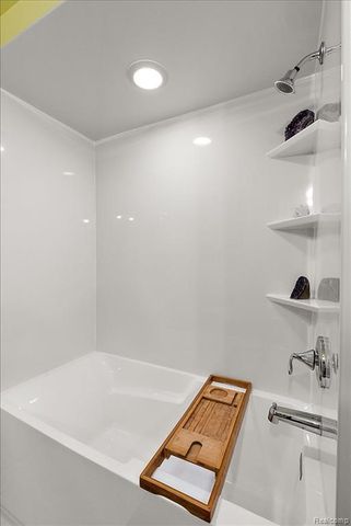 4170 Sandy Lane, Bloomfield Hills, MI 48301