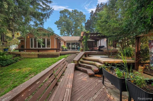 4170 Sandy Lane, Bloomfield Hills, MI 48301