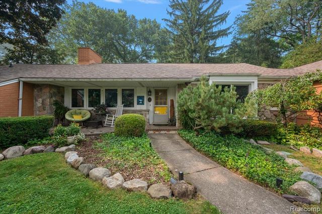 4170 Sandy Lane, Bloomfield Hills, MI 48301