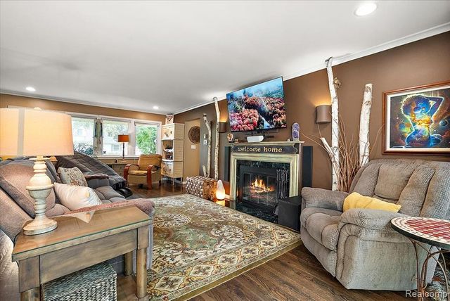 4170 Sandy Lane, Bloomfield Hills, MI 48301