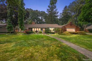 4170 Sandy Lane, Bloomfield Hills, MI 48301