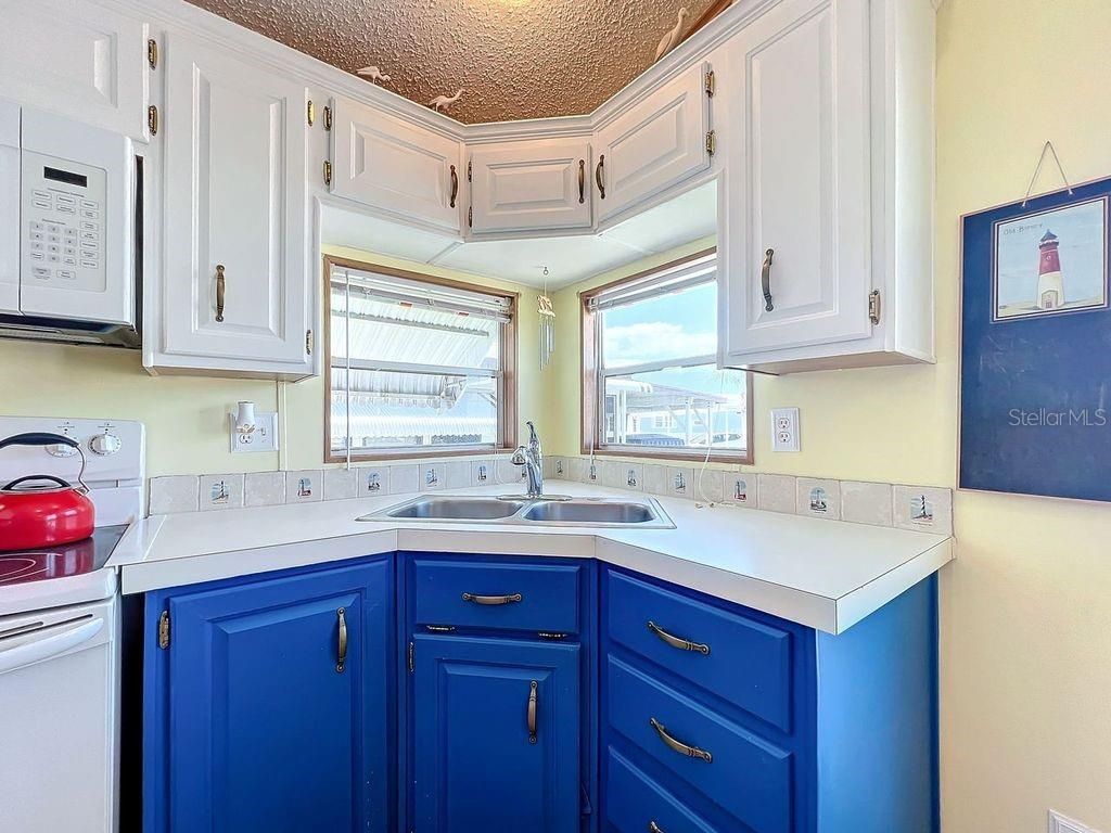 Image 12 of property listing at 3333 26TH AVENUE E 1099, Bradenton, FL 34208