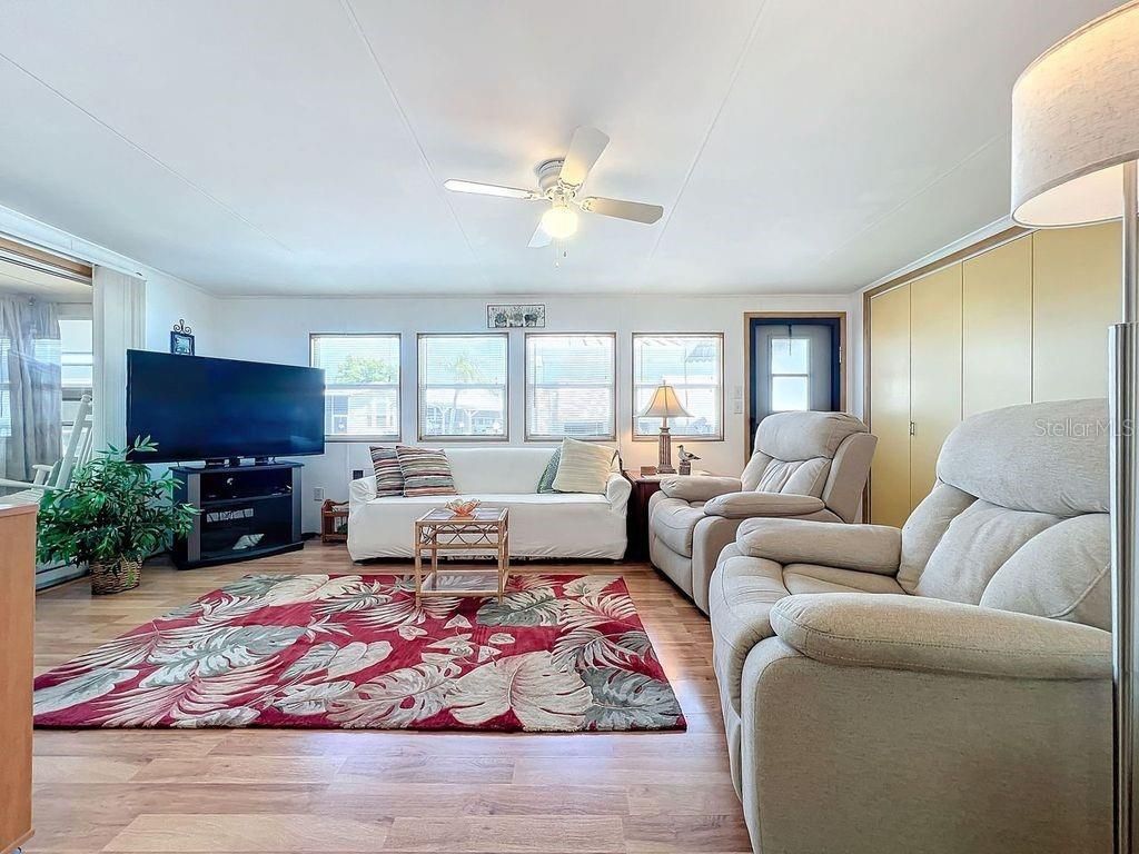 Image 5 of property listing at 3333 26TH AVENUE E 1099, Bradenton, FL 34208