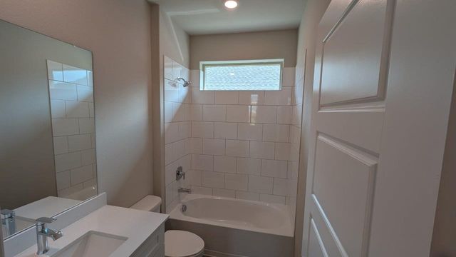 1252 BELTWAY Lane, Granbury, TX 76048