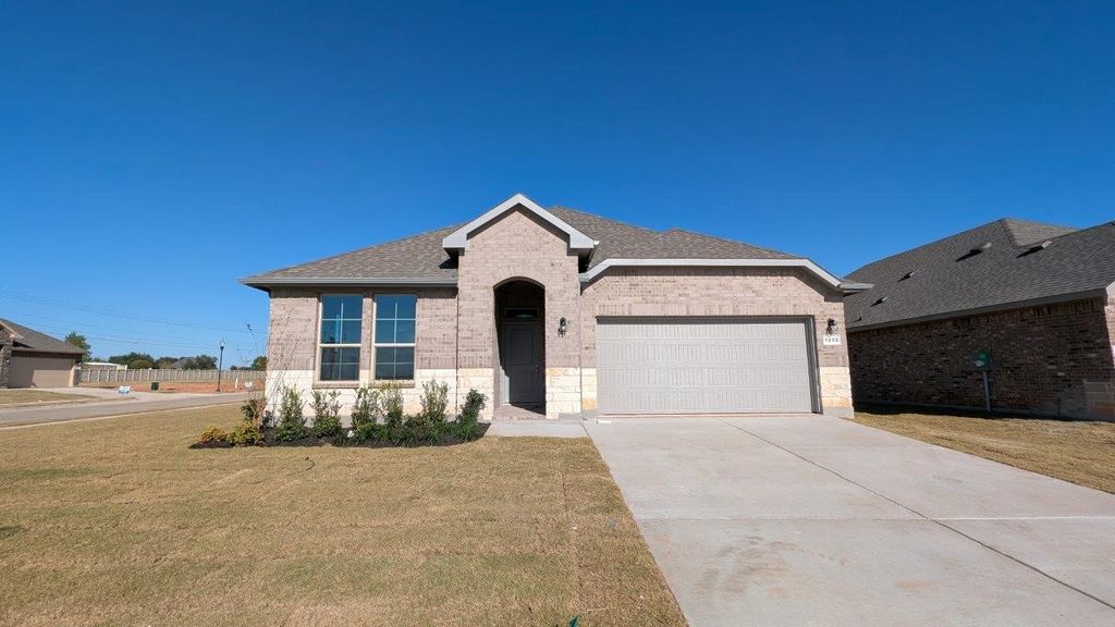 1252 BELTWAY Lane, Granbury, TX 76048