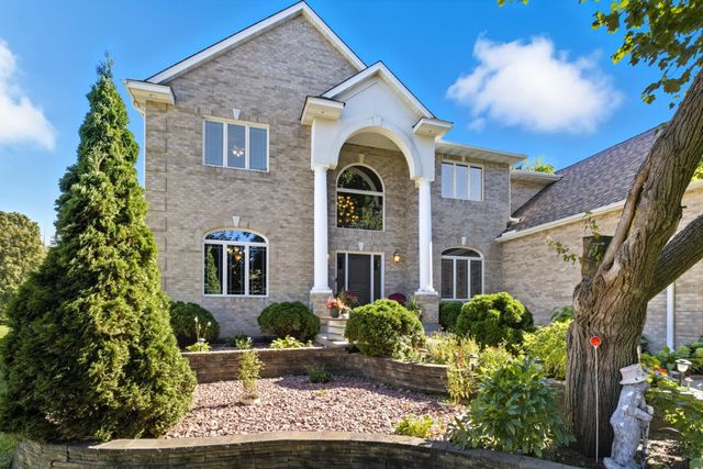 301 Plymouth Road, Minnetonka, MN 55305