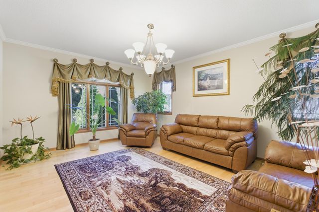 301 Plymouth Road, Minnetonka, MN 55305