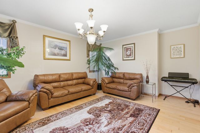 301 Plymouth Road, Minnetonka, MN 55305