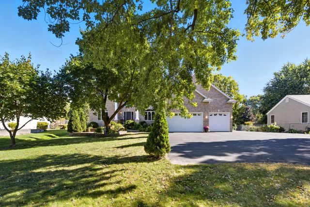 301 Plymouth Road, Minnetonka, MN 55305