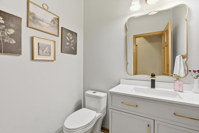 301 Plymouth Road, Minnetonka, MN 55305