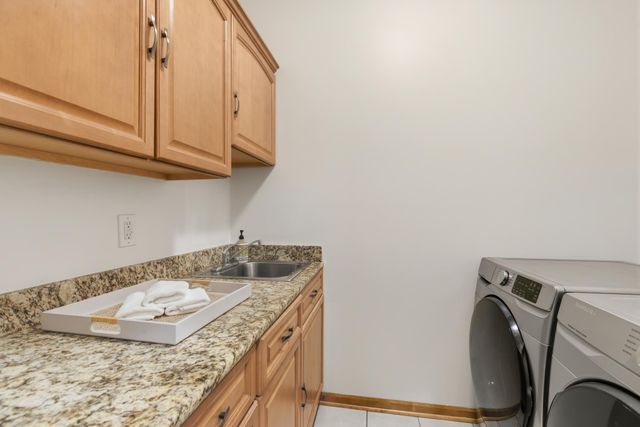 301 Plymouth Road, Minnetonka, MN 55305