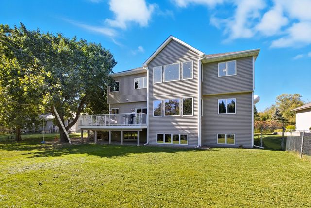 301 Plymouth Road, Minnetonka, MN 55305