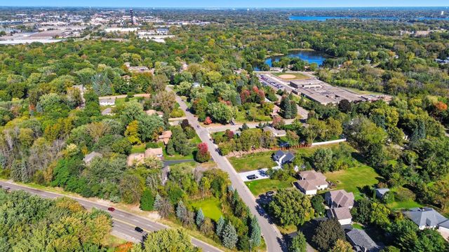 301 Plymouth Road, Minnetonka, MN 55305