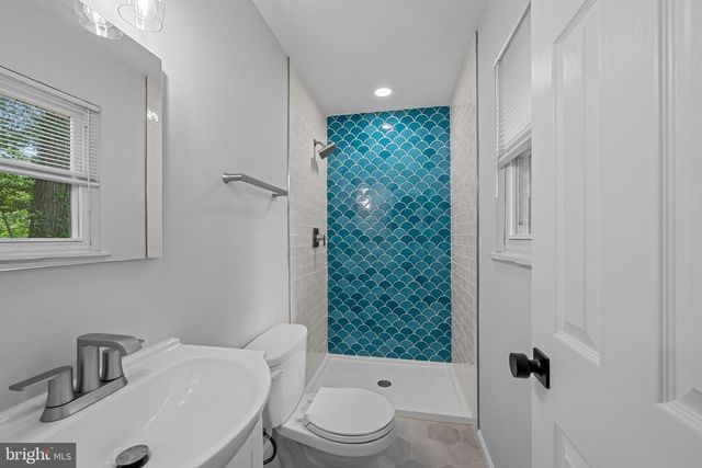 100 OAK DR, Annapolis, MD 21403