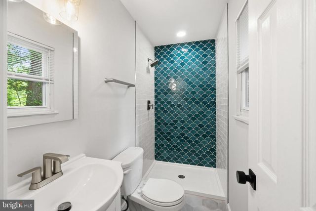 100 OAK DR, Annapolis, MD 21403