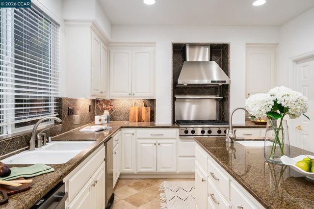 298 298 Sullivan Ct, Pleasanton, CA 94566