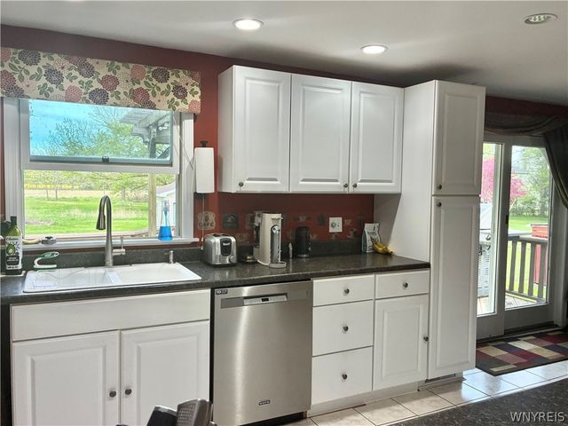 3979 Ridgelea Drive, Newfane, NY 14094