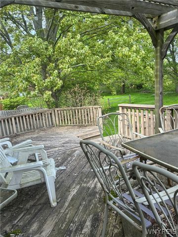 3979 Ridgelea Drive, Newfane, NY 14094