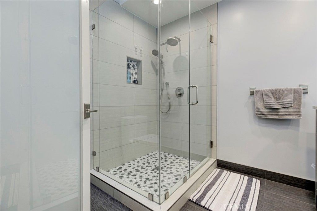 Image 14 of property listing at 6911 Valmont Street, Tujunga, CA 91042