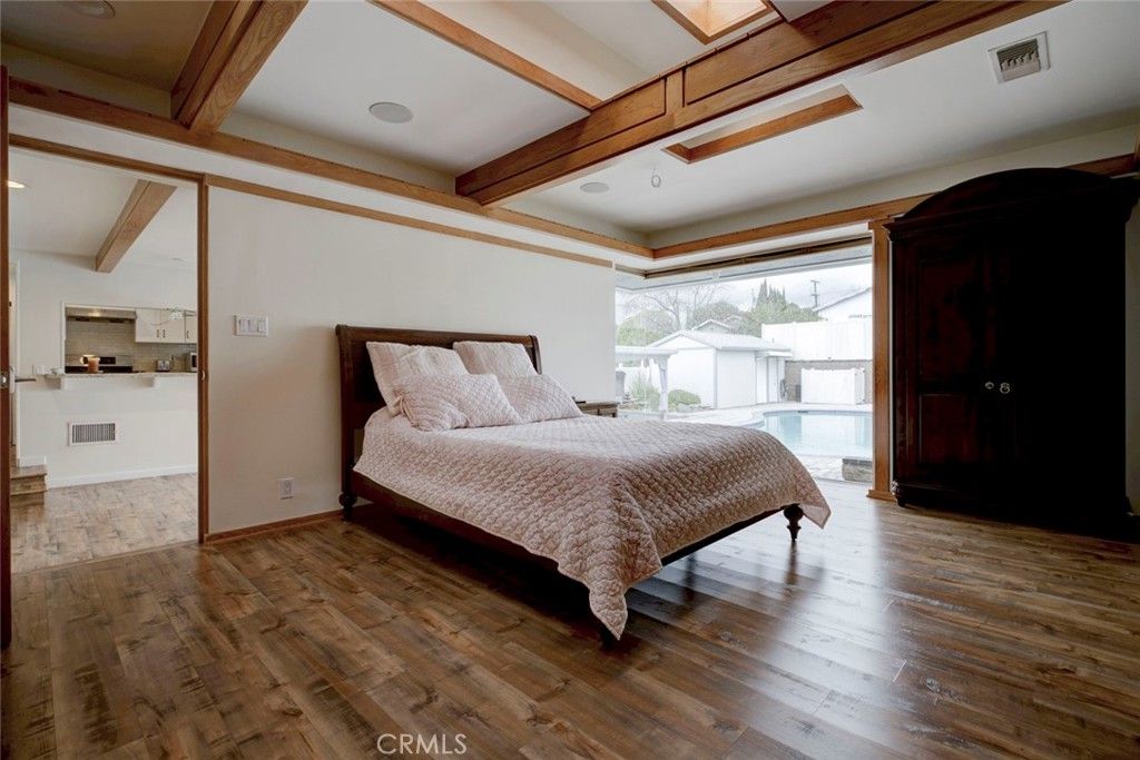 Image 26 of property listing at 6911 Valmont Street, Tujunga, CA 91042