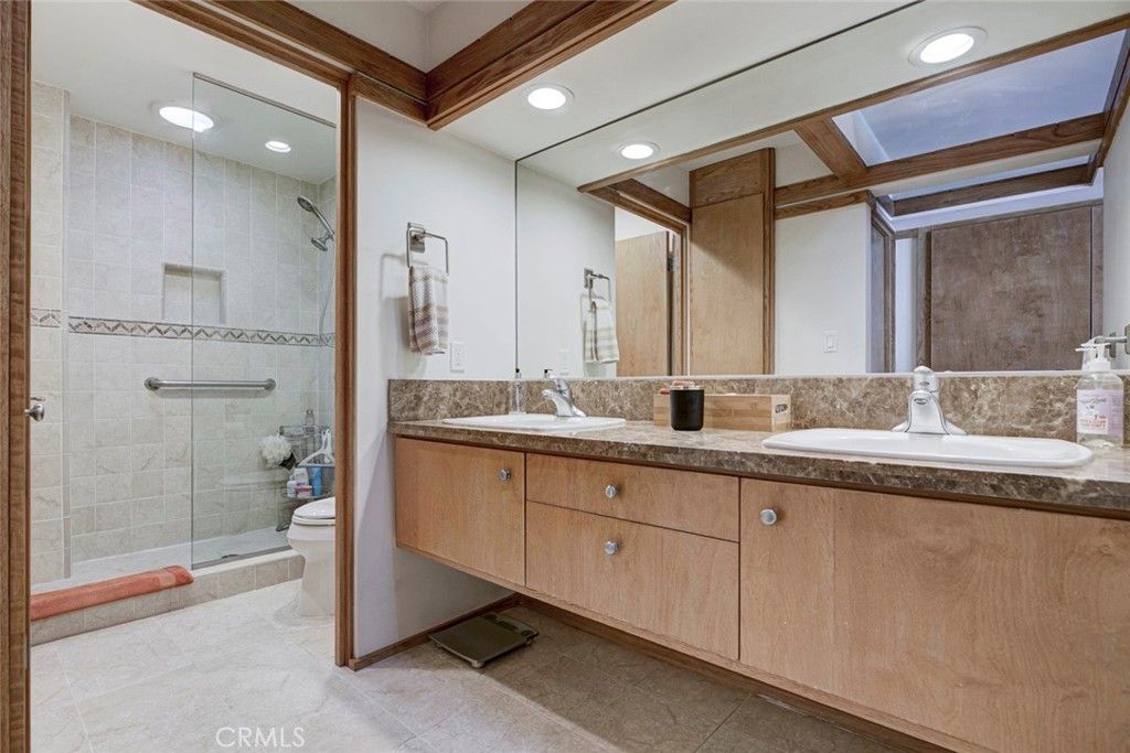 Image 28 of property listing at 6911 Valmont Street, Tujunga, CA 91042