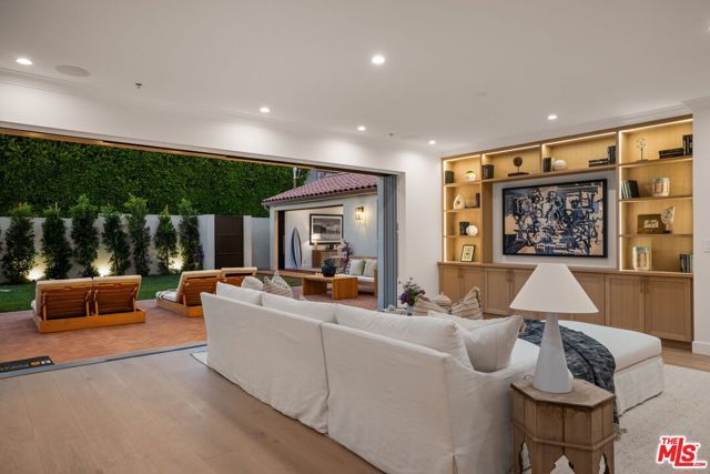 605 N Elm Drive, Beverly Hills, CA 90210