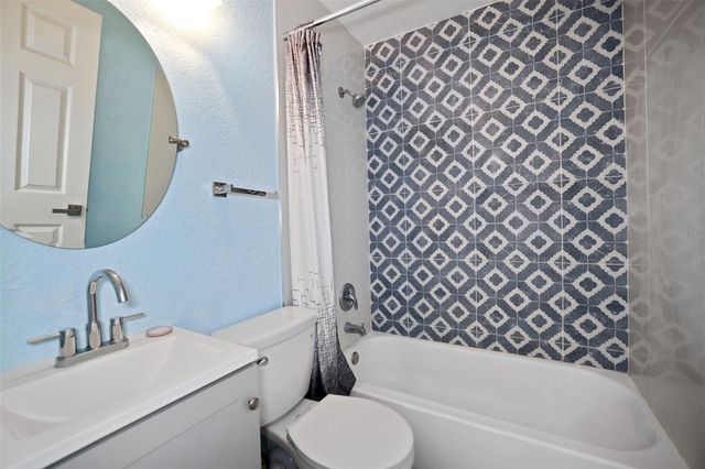 524 6TH AVENUE NE, Largo, FL 33770