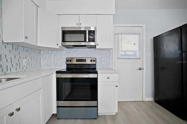 524 6TH AVENUE NE, Largo, FL 33770