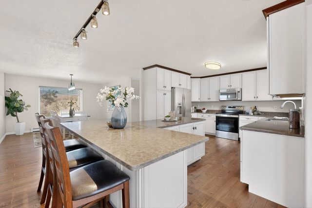 32 Camino De Avila, Tijeras, NM 87059