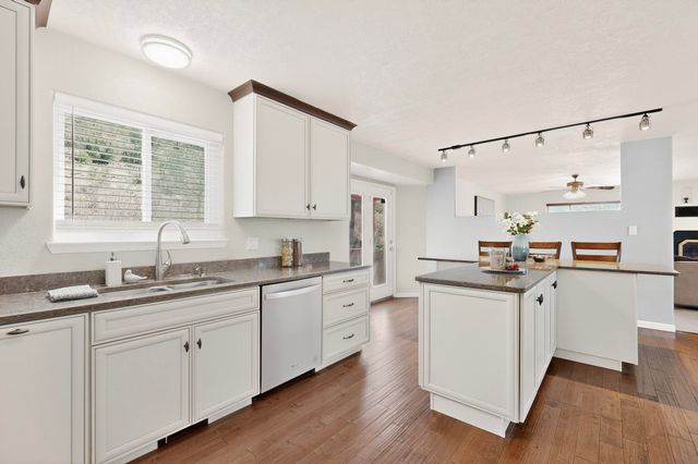 32 Camino De Avila, Tijeras, NM 87059