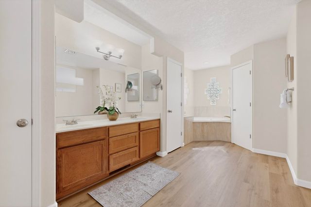 32 Camino De Avila, Tijeras, NM 87059