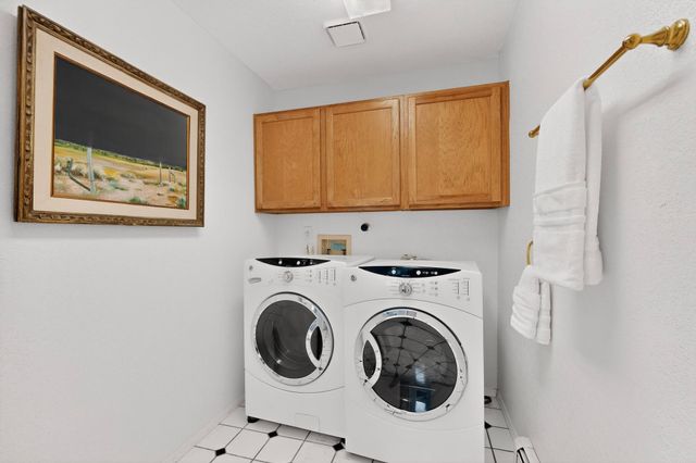 32 Camino De Avila, Tijeras, NM 87059