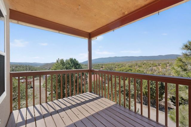 32 Camino De Avila, Tijeras, NM 87059