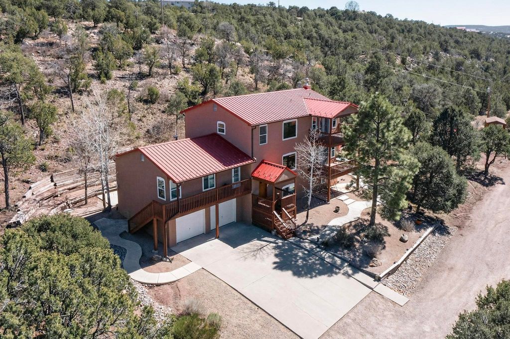 32 Camino De Avila, Tijeras, NM 87059