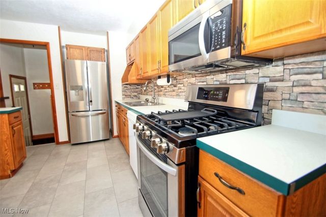 615 West Drive, Brunswick, OH 44212