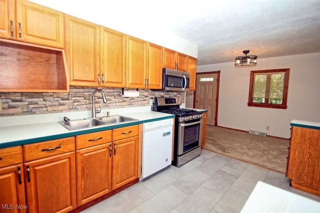 615 West Drive, Brunswick, OH 44212