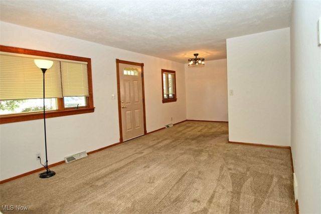 615 West Drive, Brunswick, OH 44212