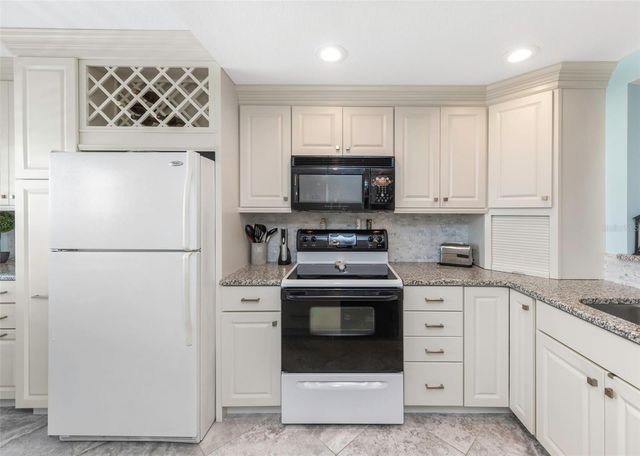 1324 PASADENA AVENUE S 607, South Pasadena, FL 33707