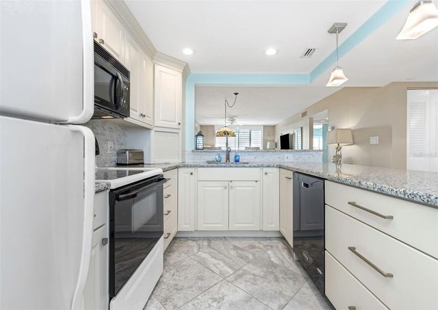 1324 PASADENA AVENUE S 607, South Pasadena, FL 33707