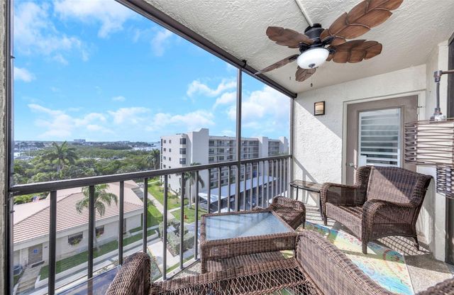 1324 PASADENA AVENUE S 607, South Pasadena, FL 33707