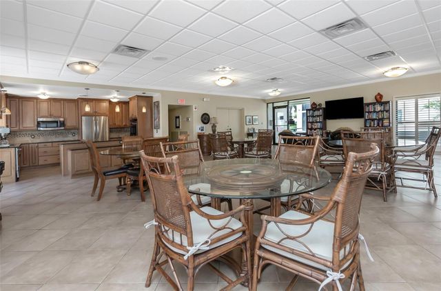 1324 PASADENA AVENUE S 607, South Pasadena, FL 33707